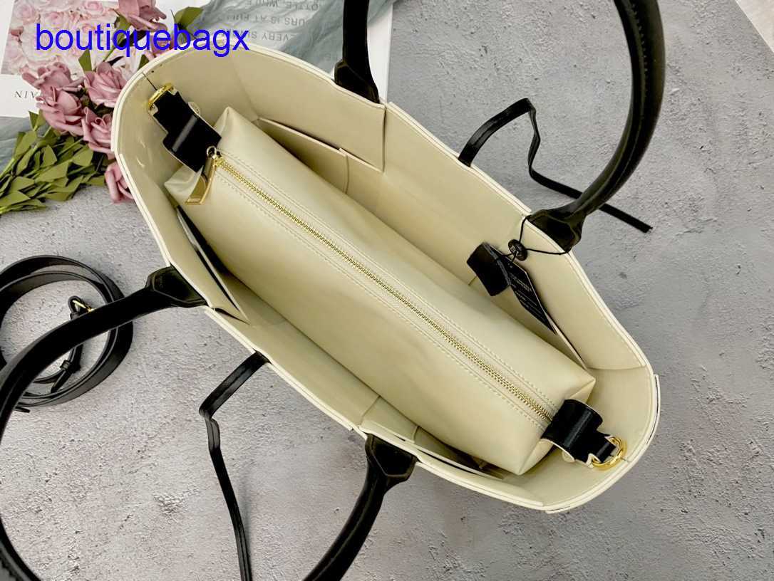 Luxury Bottegss Venetss Arco Evening Bags online store new Handbag Women's small square 2023 summer fashion niche design textured With logo D303, Black7
Luxury Bottegss Venetss Arco Evening Bags online store new Handbag Women's small square 2023 summer fashion niche design textured With logo D303, Black7