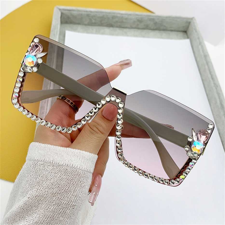 Sunglasses 2023 new large framed diamond rimless cut edge one-piece for men and women street photography runway fashion sunglasses
Sunglasses 2023 new large framed diamond rimless cut edge one-piece for men and women street photography runway fashion sunglasses