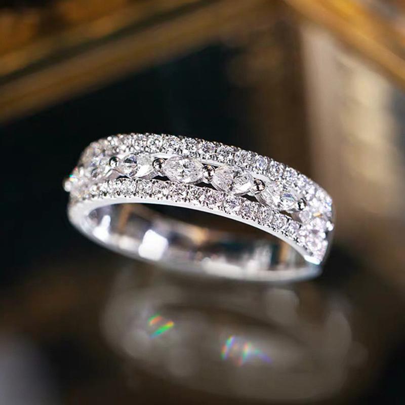 Wedding Rings Huitan Fashion Luxury Bands Women Finger Simple Design Crystal Cubic Zirconia Engagement Statement JewelryWedding
Wedding Rings Huitan Fashion Luxury Bands Women Finger Simple Design Crystal Cubic Zirconia Engagement Statement JewelryWedding