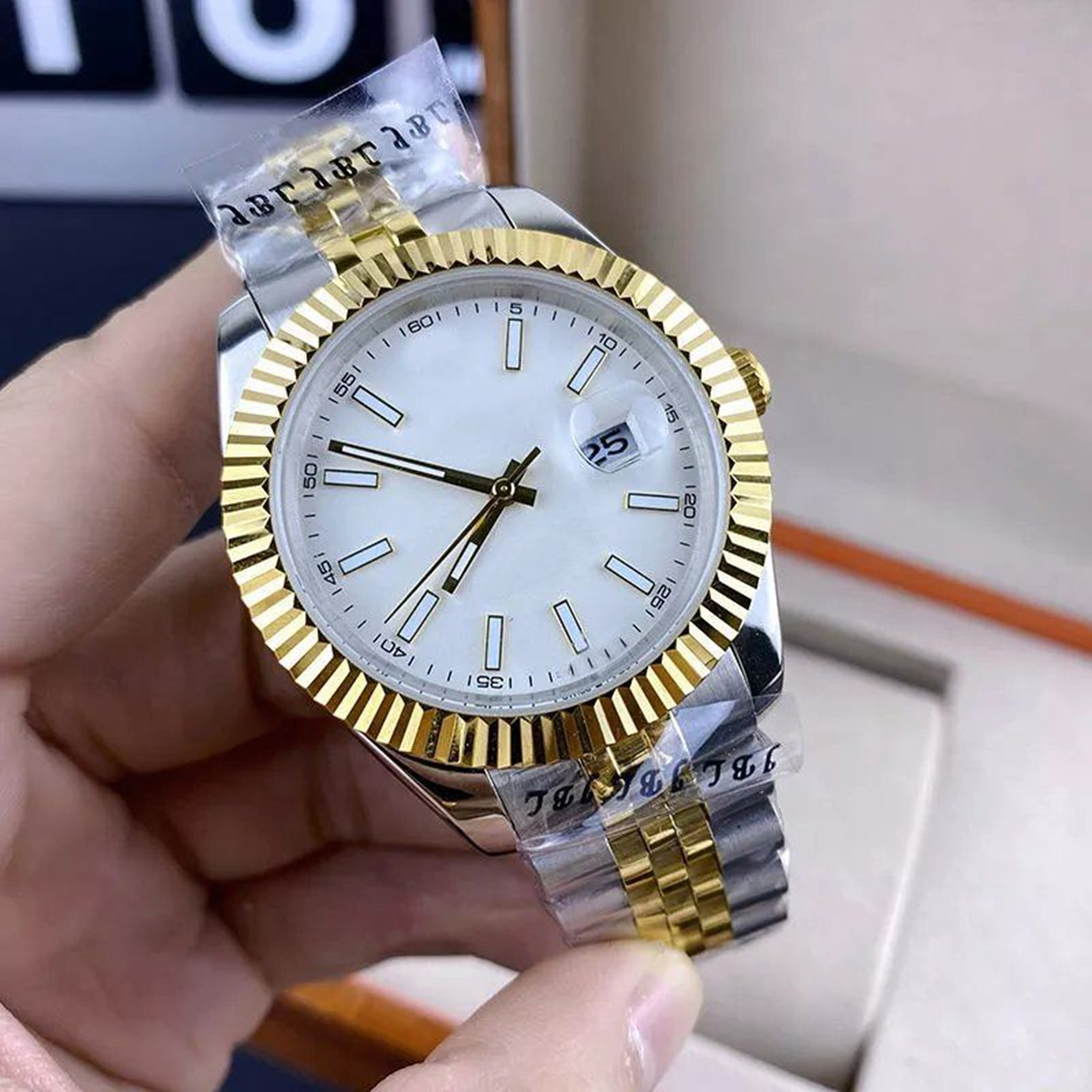 with original box Papers high-quality Watch New Version 18K Gold Diamond Bezel 41mm Dial Automatic Fashion Men's Watch Wristwatch 281320, Style 4 original box+watch
with original box Papers high-quality Watch New Version 18K Gold Diamond Bezel 41mm Dial Automatic Fashion Men's Watch Wristwatch 281320, Style 4 original box+watch