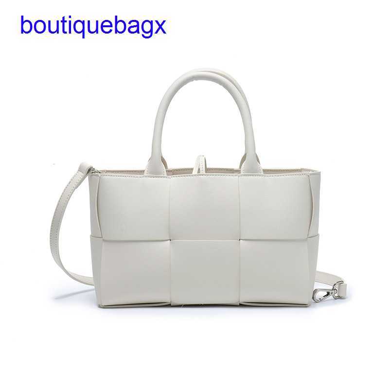 Luxury Bottegss Venetss Arco Evening Bags online store same Autumn Hye and winter Kyo New Song leather woven tote bag shopping Sin With logo V0HM, Sky blue 
Luxury Bottegss Venetss Arco Evening Bags online store same Autumn Hye and winter Kyo New Song leather woven tote bag shopping Sin With logo V0HM, Sky blue