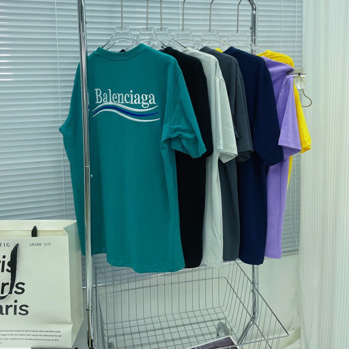 Balenciaga Cotton T-shirt ins Fashion Brand Paris Coke Short Sleeve Wave Couple Loose Casual High Version Unisex
Balenciaga Cotton T-shirt ins Fashion Brand Paris Coke Short Sleeve Wave Couple Loose Casual High Version Unisex