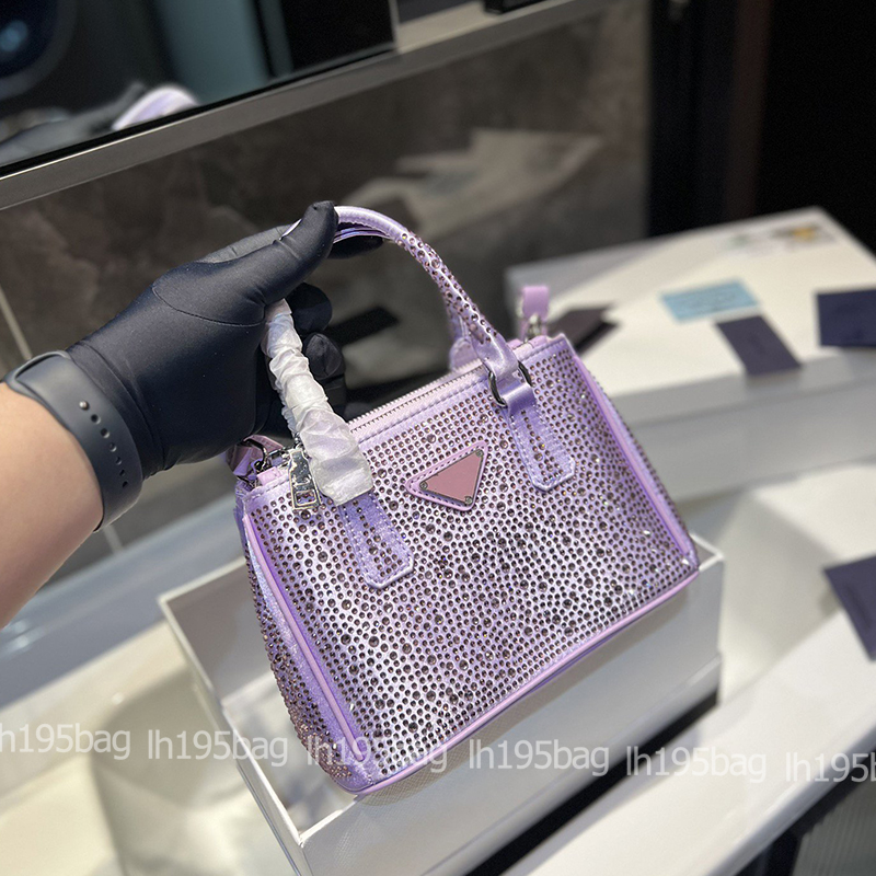 Authentic Original Quality Designer Crystal Killer prad bag Milano Large Classic Saffiano Retro Tote Fashion Handbags Genuine Leather Women Business 5 Color, Black
Authentic Original Quality Designer Crystal Killer prad bag Milano Large Classic Saffiano Retro Tote Fashion Handbags Genuine Leather Women Business 5 Color, Black
