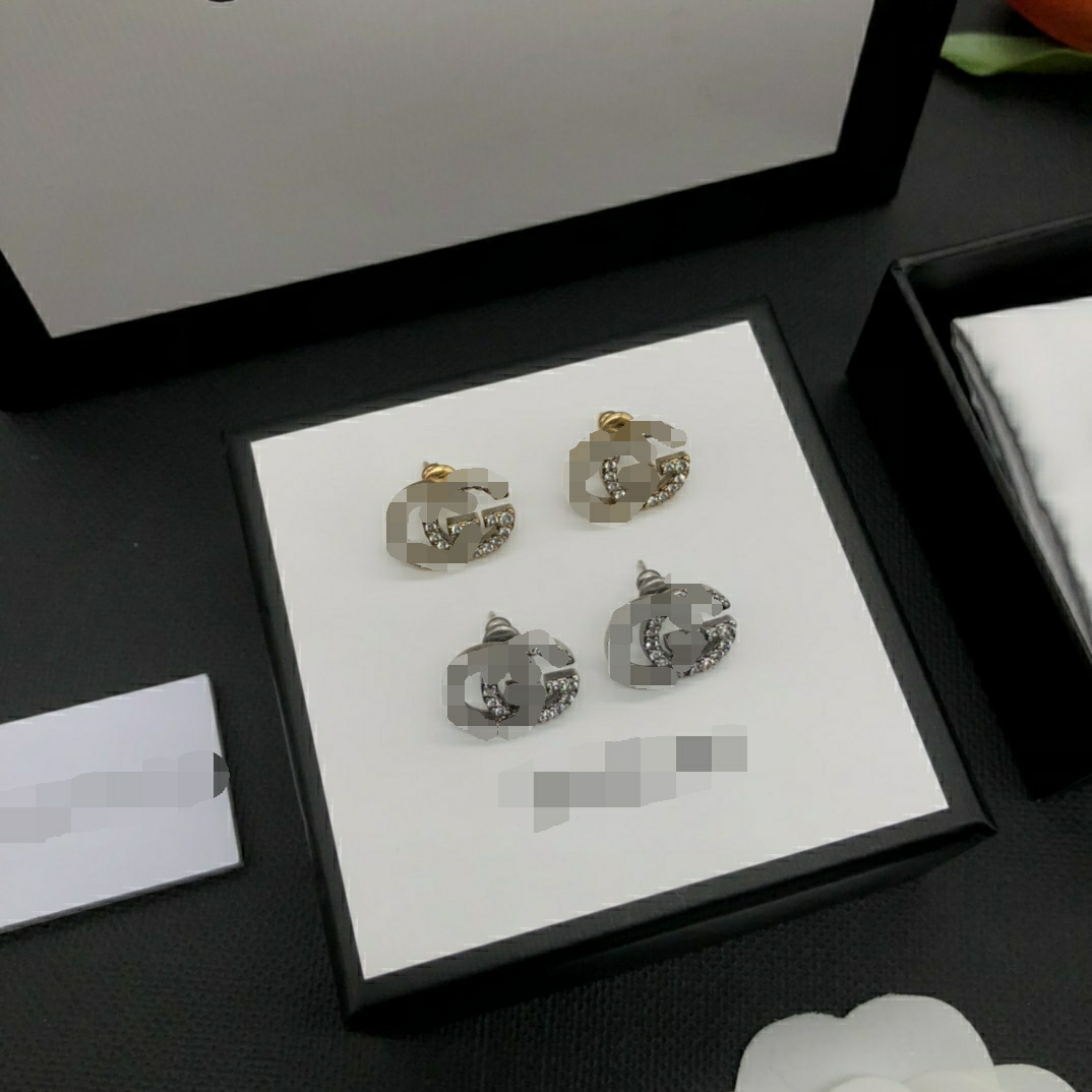 Women 18K Gold Stud Plated Luxury Brand Designers Letters Geometric Famous Ladies Round Crystal Rhinestone Pearl Earring Wedding Party Jewerlry GE-050
Women 18K Gold Stud Plated Luxury Brand Designers Letters Geometric Famous Ladies Round Crystal Rhinestone Pearl Earring Wedding Party Jewerlry GE-050