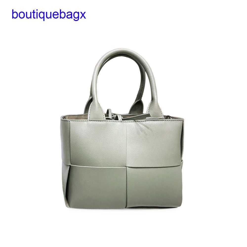 Luxury Bottegss Venetss Arco Evening Bags online store version bag 2023 Guangzhou checked new cow Korean leather coarse woven moth With logo O34W, White5
Luxury Bottegss Venetss Arco Evening Bags online store version bag 2023 Guangzhou checked new cow Korean leather coarse woven moth With logo O34W, White5