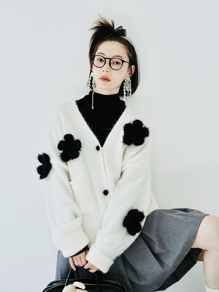 Women' Knits Tees imakokoni girls original autumn and winter cat hair heavy threedimensional hook flower cardigan white short coat 223854 230311
Women' Knits Tees imakokoni girls original autumn and winter cat hair heavy threedimensional hook flower cardigan white short coat 223854 230311