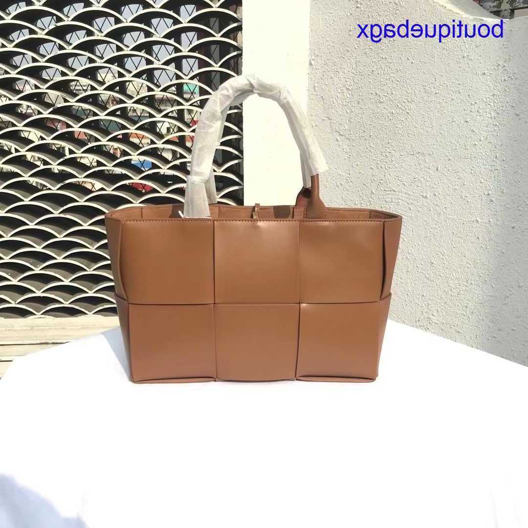 Luxury Bottegss Venetss Arco Evening Bags online store new bag Autumn woven and 2023 winter hand high-capacity tote leather textur With logo HQ33, White5
Luxury Bottegss Venetss Arco Evening Bags online store new bag Autumn woven and 2023 winter hand high-capacity tote leather textur With logo HQ33, White5