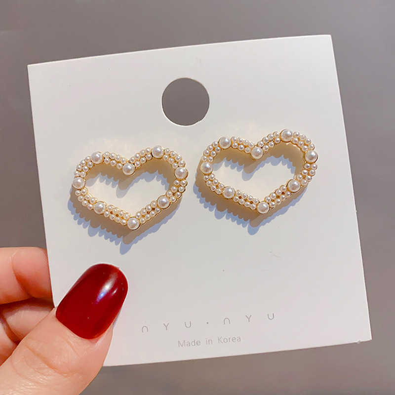 Dangle Chandelier Needle Peach Heart Love Pearl Earrings Simple Fashion Versatile Korean Student Earrings 2021 New Fashion Girl G230313
Dangle Chandelier Needle Peach Heart Love Pearl Earrings Simple Fashion Versatile Korean Student Earrings 2021 New Fashion Girl G230313