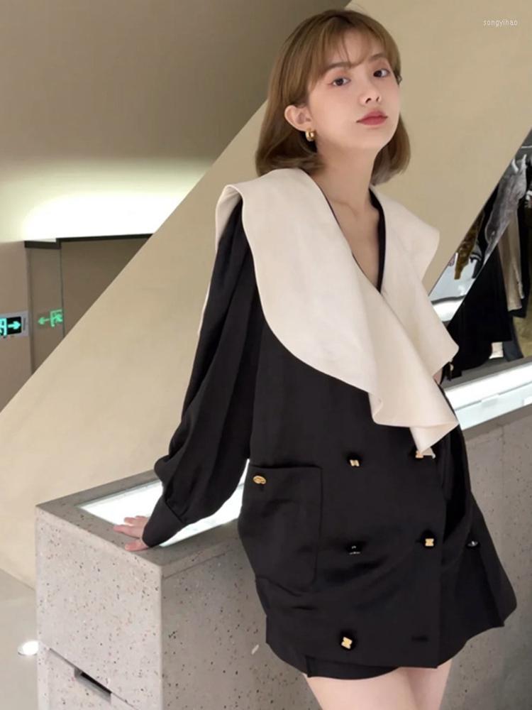 Women's Blouses 2023 Autumn Lotus Leaf Collar Long-sleeved Women Shirt Double Breasted Black Top
Women's Blouses 2023 Autumn Lotus Leaf Collar Long-sleeved Women Shirt Double Breasted Black Top