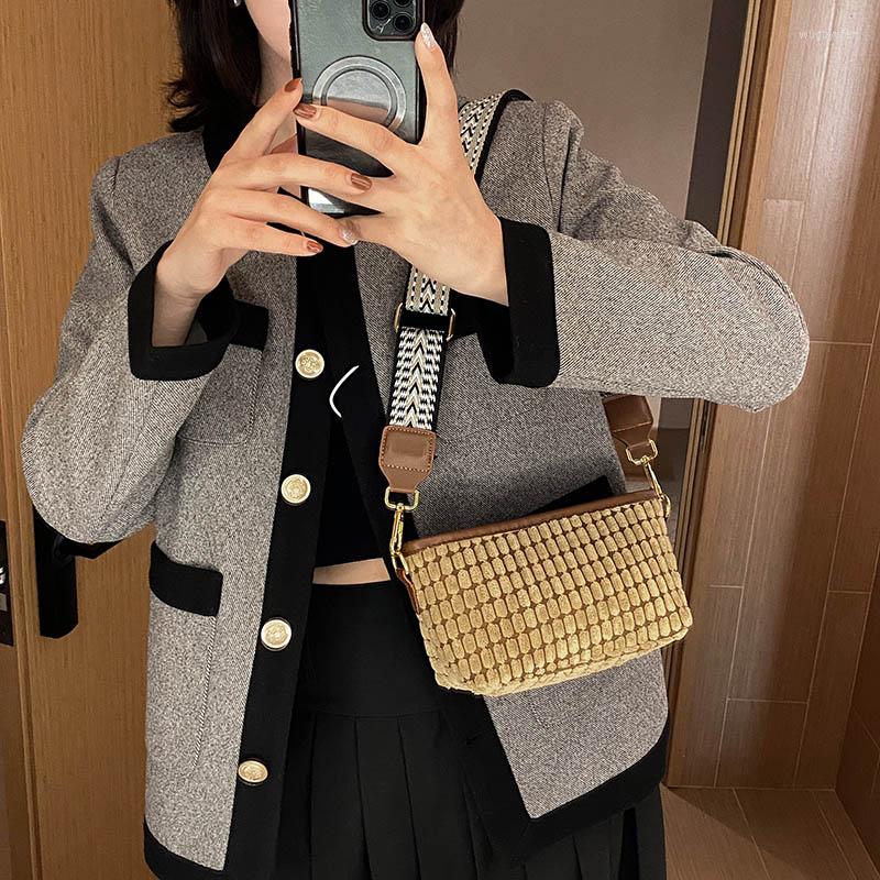 Evening Bags Winter Quality Women Crossbody Bgs Fashion Ladies Shoulder Bag Small Messenger Casual Designer Purses And Handbags Female, Beige
Evening Bags Winter Quality Women Crossbody Bgs Fashion Ladies Shoulder Bag Small Messenger Casual Designer Purses And Handbags Female, Beige