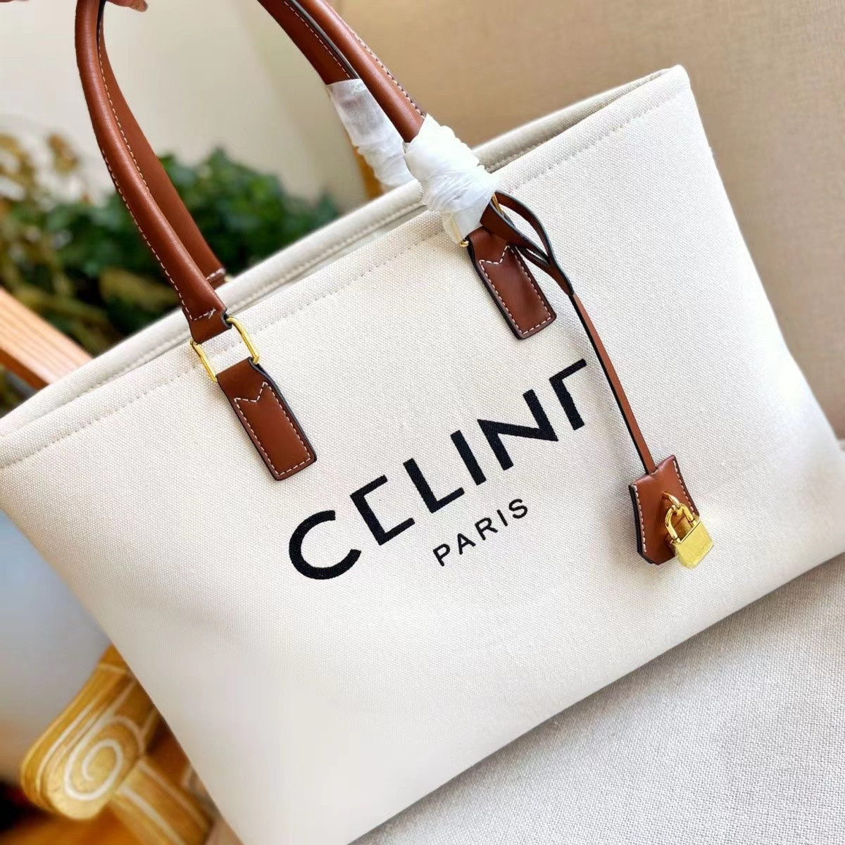 Fashion shopping bag Women's handbag High-end design canvas hand bill of Lading shoulder Tote bag large capacity beach bag Vacation Mommy handbag
Fashion shopping bag Women's handbag High-end design canvas hand bill of Lading shoulder Tote bag large capacity beach bag Vacation Mommy handbag