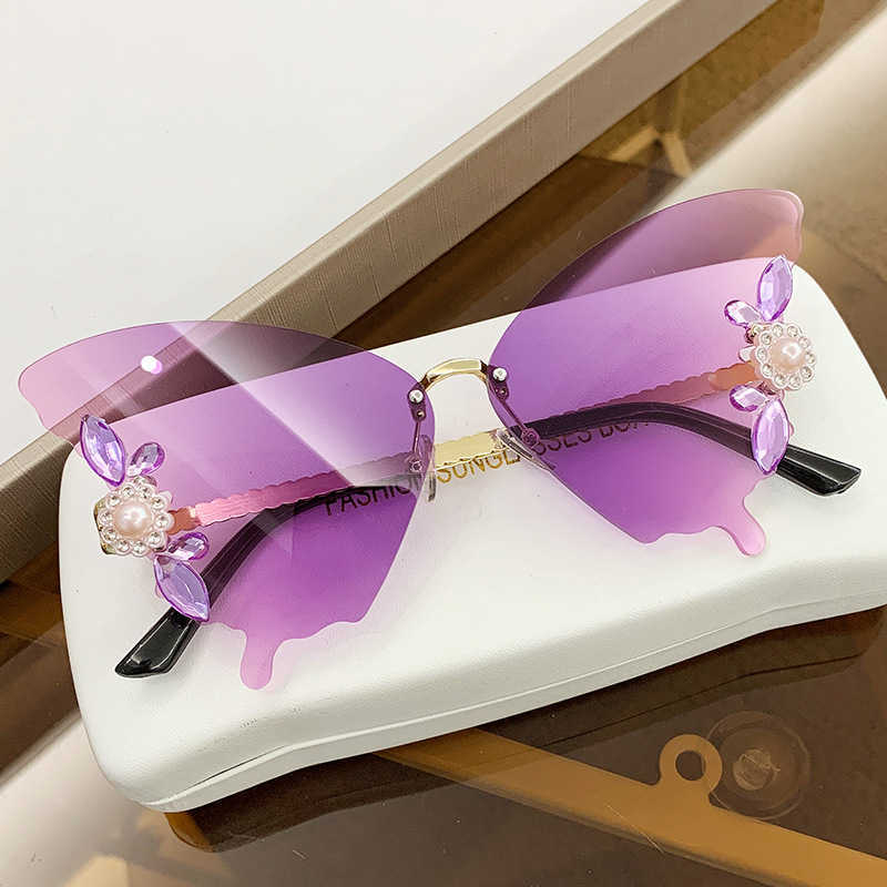 Sunglasses 2023 new ball butterfly diamond framed sunglasses female trend street photo protection
Sunglasses 2023 new ball butterfly diamond framed sunglasses female trend street photo protection