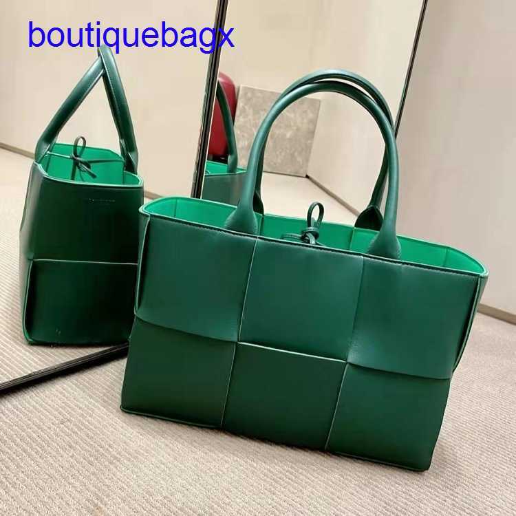 Luxury Bottegss Venetss Arco Evening Bags online store Song Huiqiao Woven Bun Mother Handheld Tote Simple Casual Large Plaid Women With logo NNHW, Light brown
Luxury Bottegss Venetss Arco Evening Bags online store Song Huiqiao Woven Bun Mother Handheld Tote Simple Casual Large Plaid Women With logo NNHW, Light brown