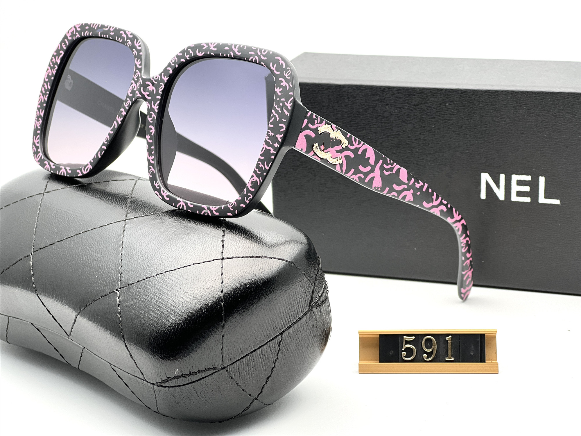 Designer Sunglasses For Women and Men Hyperlight Eyewear Fashion Model Special UV 400 Protection Width Leg PC Bid Frame Outdoor Brands Design Sunglasses 591
Designer Sunglasses For Women and Men Hyperlight Eyewear Fashion Model Special UV 400 Protection Width Leg PC Bid Frame Outdoor Brands Design Sunglasses 591