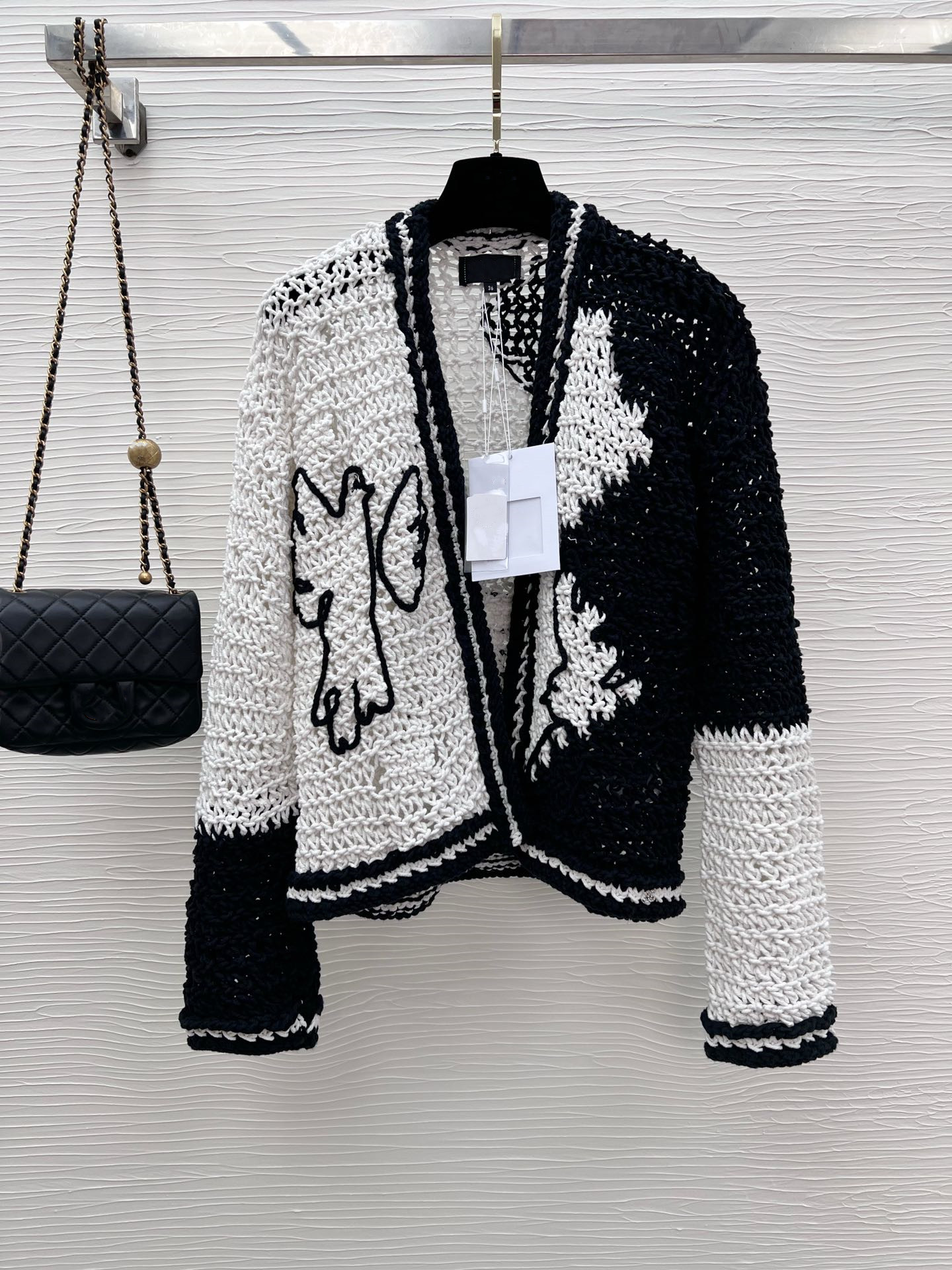Chan New 2023 Spring Women's brand jacket designer OOTD Fashion high-end classic CCCC LOGO Print coat Leisure Spring Coats cardigan birthday Mother's Day Gift, Black
Chan New 2023 Spring Women's brand jacket designer OOTD Fashion high-end classic CCCC LOGO Print coat Leisure Spring Coats cardigan birthday Mother's Day Gift, Black