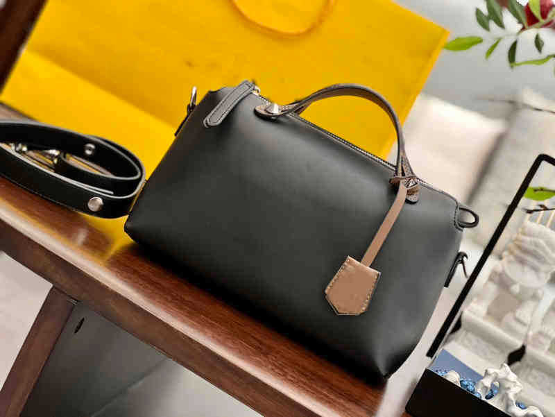 Fbag Solid Color Simplicity Tote Bags Women Handbag Shoulder Leather Designer Printed Handle Crossbody Female Luxury Boston Packs 220307, Black
Fbag Solid Color Simplicity Tote Bags Women Handbag Shoulder Leather Designer Printed Handle Crossbody Female Luxury Boston Packs 220307, Black