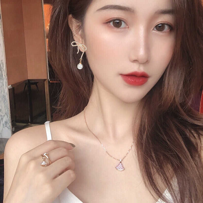 Dangle Chandelier Needle Smart Bow Studs Female Sweet Fairy Wind Earrings Diamond Pearl Long Earring Jewelry G230313
Dangle Chandelier Needle Smart Bow Studs Female Sweet Fairy Wind Earrings Diamond Pearl Long Earring Jewelry G230313