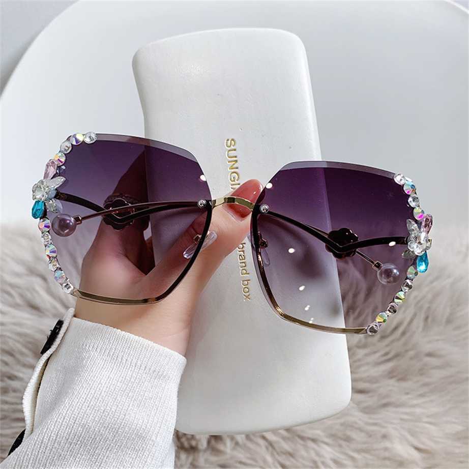 Sunglasses 2023 new pearl rhinestone sun and ultraviolet protection net red ins round face sunglasses diamond inlaid fashion
Sunglasses 2023 new pearl rhinestone sun and ultraviolet protection net red ins round face sunglasses diamond inlaid fashion