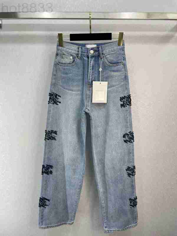 Women' Pants & Capris Designer Luxury Fashion Design Street Wear Blue Embroidery Denim Women High Waist Loose Jeans CN27
Women' Pants & Capris Designer Luxury Fashion Design Street Wear Blue Embroidery Denim Women High Waist Loose Jeans CN27