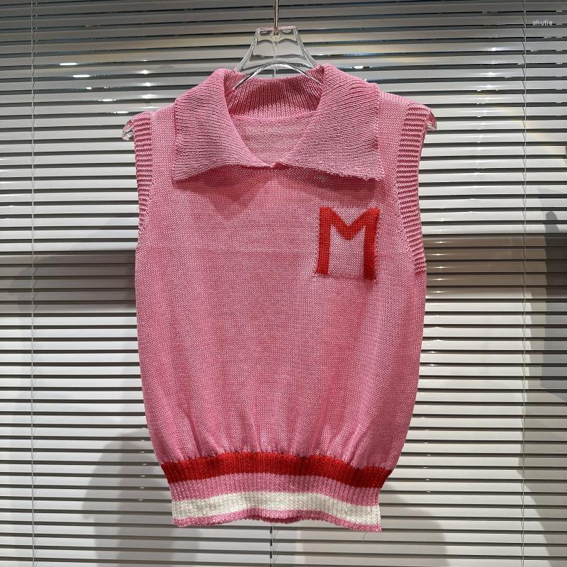 Women's Tanks PREPOMP 2023 Spring Arrival Sleeveless Turn Down Collar Pink Hook Letter Knitted Vest Women Tank Top GH357 
Women's Tanks PREPOMP 2023 Spring Arrival Sleeveless Turn Down Collar Pink Hook Letter Knitted Vest Women Tank Top GH357