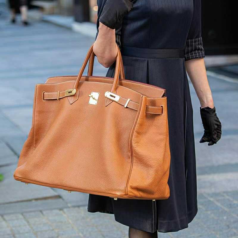 Luxury Bag Birkin Limited edition travel luggage large men's and women's soft leather large capacity 50 large handbag with logo, Golden brown
Luxury Bag Birkin Limited edition travel luggage large men's and women's soft leather large capacity 50 large handbag with logo, Golden brown