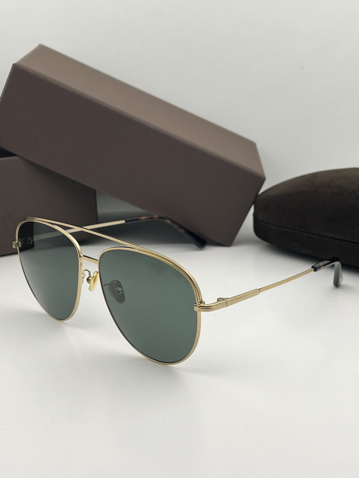 Luxury Brand Designer Sunglasses For Women Fashion 4 Color Retro Sun Glasses Beach Lady Summer Style Sunglasses Female UV400 With Box 954
Luxury Brand Designer Sunglasses For Women Fashion 4 Color Retro Sun Glasses Beach Lady Summer Style Sunglasses Female UV400 With Box 954