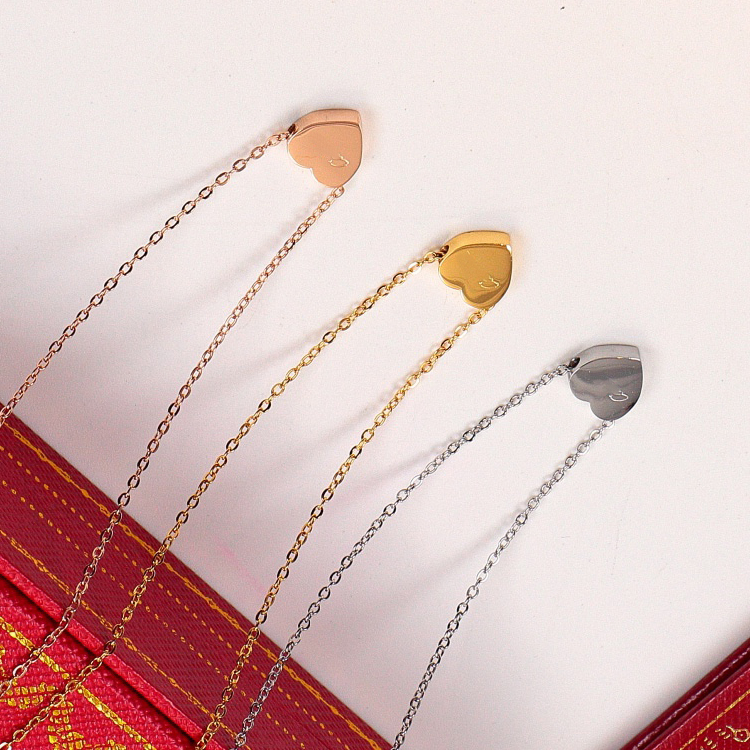 Luxury Designer Brand Heart Double Letter Pendant Necklaces ChainCrystal Rhinestone Sweater Newklace for Women Wedding Jewerlry Accessories
Luxury Designer Brand Heart Double Letter Pendant Necklaces ChainCrystal Rhinestone Sweater Newklace for Women Wedding Jewerlry Accessories