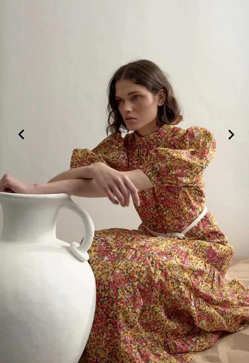 Party Dresses 2023 Women Floral Print Mid-length Dress Retro Style Half Sleeve Stand Collar Lace-up Ladies Bohemian Fashion
Party Dresses 2023 Women Floral Print Mid-length Dress Retro Style Half Sleeve Stand Collar Lace-up Ladies Bohemian Fashion