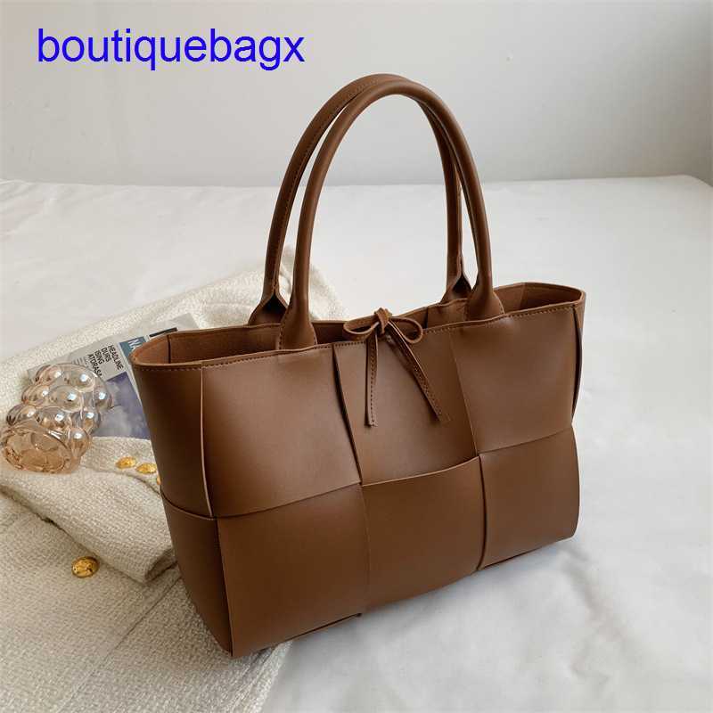 Luxury Bottegss Venetss Arco Evening Bags online store women's knitting new high-capacity 2023 bag tote spring large lattice hand With logo MNBP, White6
Luxury Bottegss Venetss Arco Evening Bags online store women's knitting new high-capacity 2023 bag tote spring large lattice hand With logo MNBP, White6