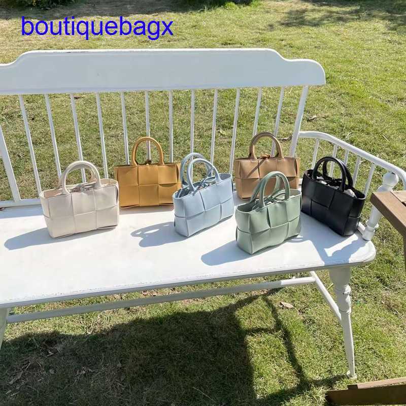 Luxury Bottegss Venetss Arco Evening Bags online store Large bag women's 2023 new Korean style textured shoulder large capacity wo With logo V6UF, White7
Luxury Bottegss Venetss Arco Evening Bags online store Large bag women's 2023 new Korean style textured shoulder large capacity wo With logo V6UF, White7