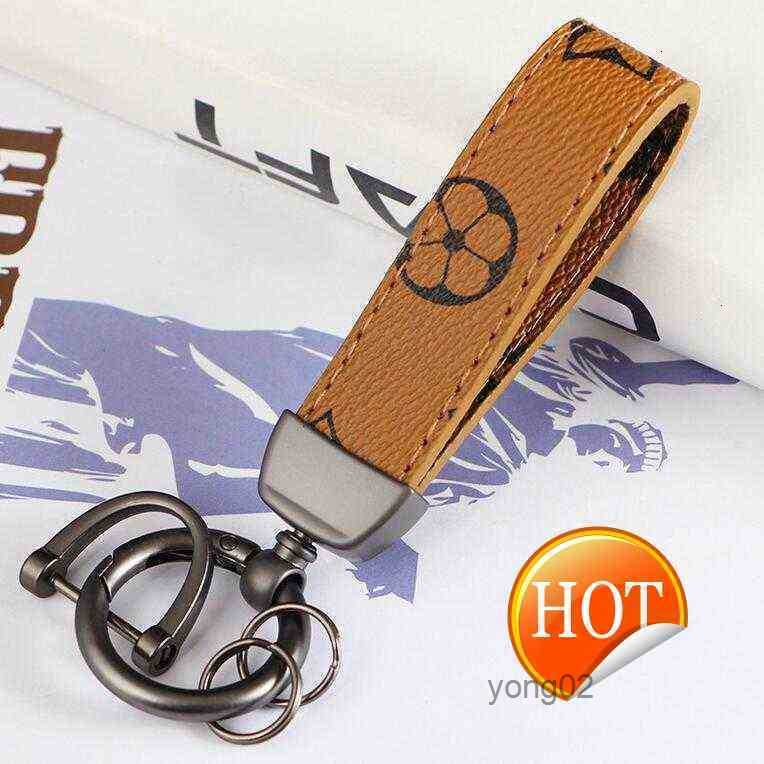 Leather Keychain Designer Key Chain Buckle Lovers Car Handmade Keychains Men Women Bag Pendant Accessorieshbvu
Leather Keychain Designer Key Chain Buckle Lovers Car Handmade Keychains Men Women Bag Pendant Accessorieshbvu