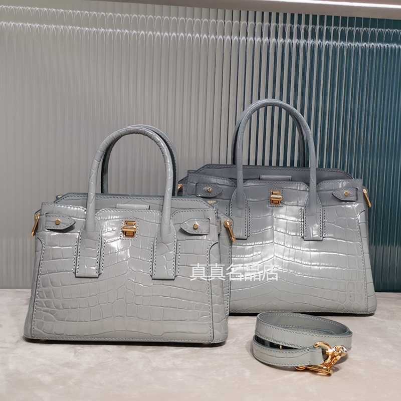 Luxury Bag Birkin new cow leather alligator pattern portable women's shoulder with logo, Gray trumpet
Luxury Bag Birkin new cow leather alligator pattern portable women's shoulder with logo, Gray trumpet