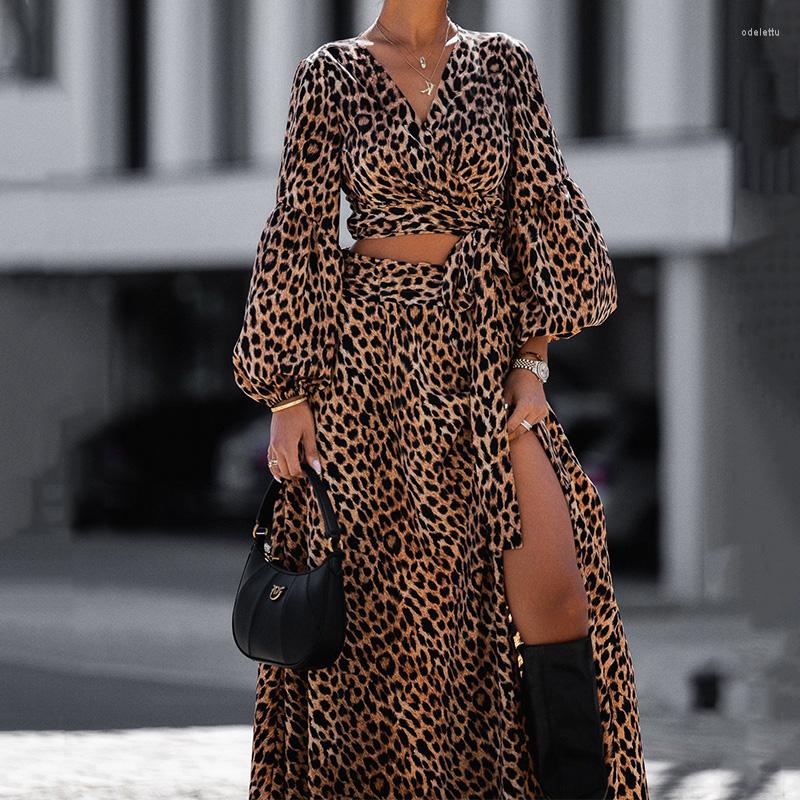 Women' Tracksuits Casual Lantern Sleeve Crop Tops & Slit Long Skirt Outfits Vintage Leopard Print Lace-up Bohe Suit Women Elegant Deep, 01 black flower
Women' Tracksuits Casual Lantern Sleeve Crop Tops & Slit Long Skirt Outfits Vintage Leopard Print Lace-up Bohe Suit Women Elegant Deep, 01 black flower