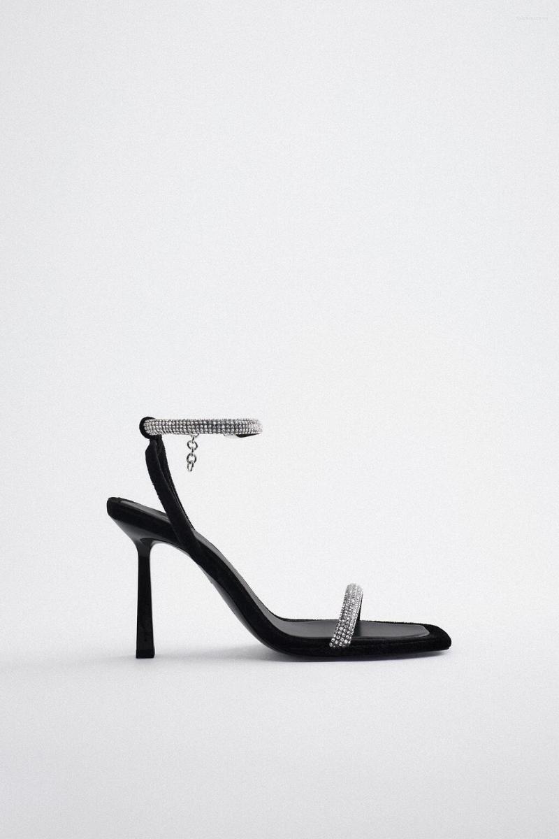 Sandals 2023 Spring Black Bright Light A Word With Velvet High-heeled Female Square Head Rhinestone Fine
Sandals 2023 Spring Black Bright Light A Word With Velvet High-heeled Female Square Head Rhinestone Fine