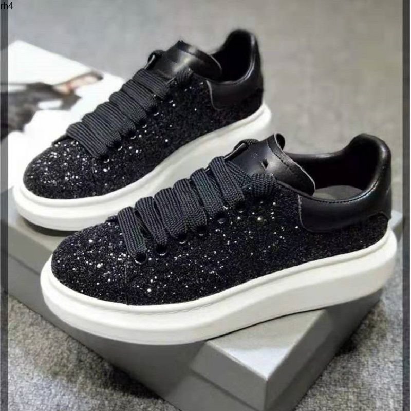 Fashion Men Shoe Designer Women Leather Lace Up Platform Oversized Sole Sneakers White Black mens womens Luxury velvet suede Casual Shoes 35-45 MJKNJ rh4000004
Fashion Men Shoe Designer Women Leather Lace Up Platform Oversized Sole Sneakers White Black mens womens Luxury velvet suede Casual Shoes 35-45 MJKNJ rh4000004