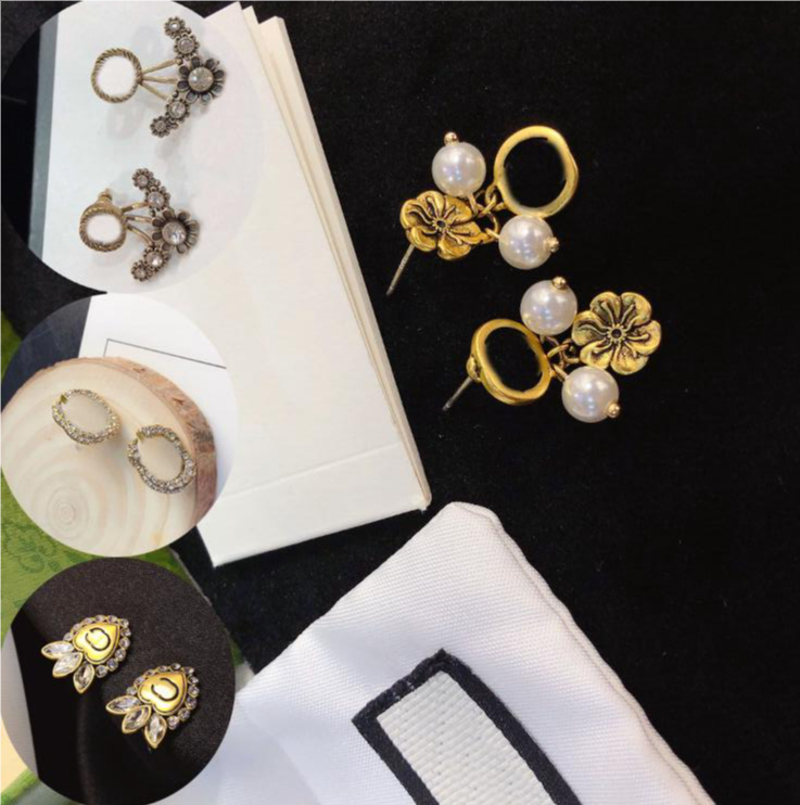 18K Gold Plated Designer Letter Stud Earrings Luxury Brand Women Pretty Ear Loop 925 Silver Rhinestone Pearl Dangle Earring for Wedding Jewerlry
18K Gold Plated Designer Letter Stud Earrings Luxury Brand Women Pretty Ear Loop 925 Silver Rhinestone Pearl Dangle Earring for Wedding Jewerlry