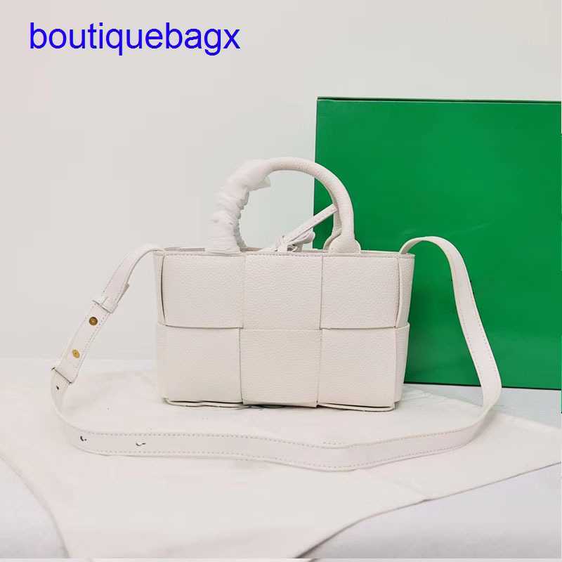 Luxury Bottegss Venetss Arco Evening Bags online store 2023 Woven Tote Leather Textured Premium Casual Versatile Large Capacity Si With logo WM3V, Creamy-white
Luxury Bottegss Venetss Arco Evening Bags online store 2023 Woven Tote Leather Textured Premium Casual Versatile Large Capacity Si With logo WM3V, Creamy-white