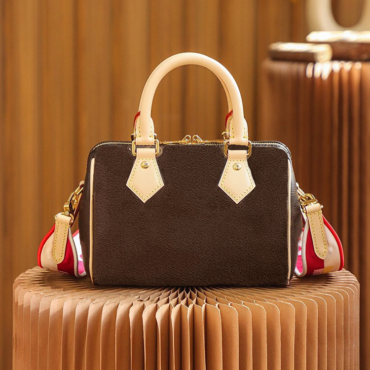 7A High quality Mini handbags Bag nano 20 25 fashion Luxurys Designers speedy M46234 M81085 mens Shoulder Bags leather travel Women's men classic clutch tote, Light blue embossing
7A High quality Mini handbags Bag nano 20 25 fashion Luxurys Designers speedy M46234 M81085 mens Shoulder Bags leather travel Women's men classic clutch tote, Light blue embossing