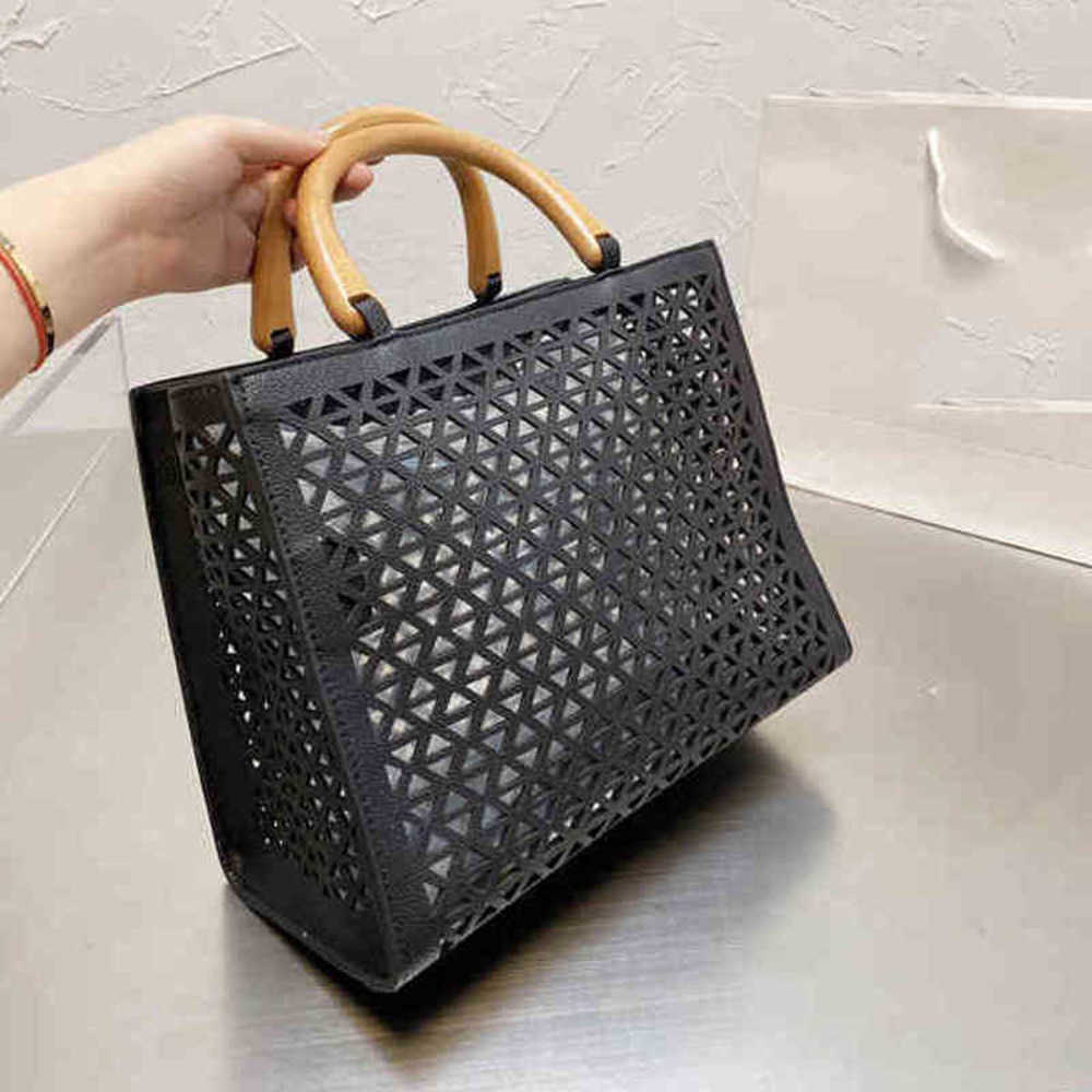 Totes Summer High Capacity Tote Bags Women Fashion Beach Handbag Shoulder Hollow Out Leather Luxury Designer Female Shopping Packs 220317, Black
Totes Summer High Capacity Tote Bags Women Fashion Beach Handbag Shoulder Hollow Out Leather Luxury Designer Female Shopping Packs 220317, Black