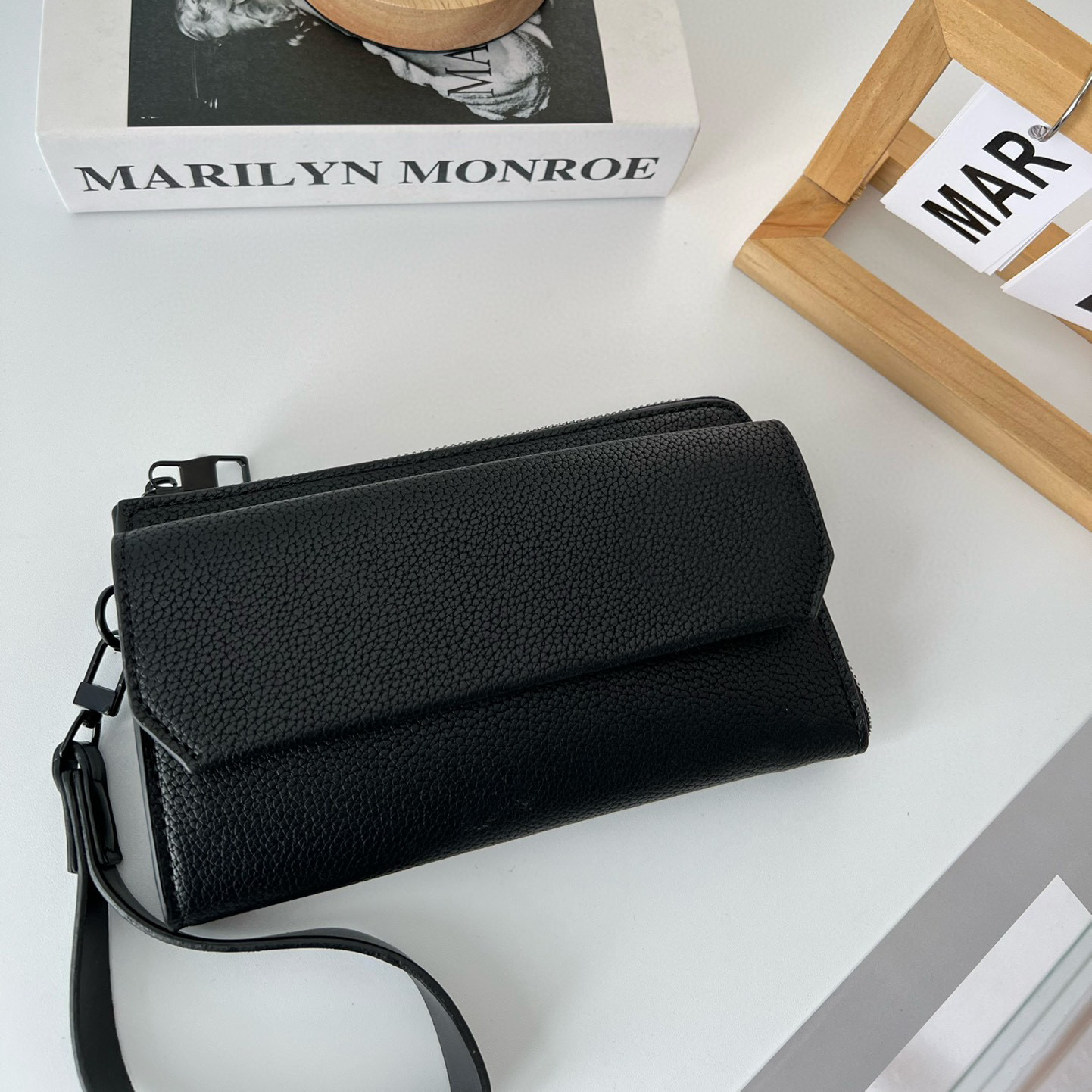 Designer Clutch Bag Men Wallet Fashion Multifunctional Medium Handbag Multicard Position, Blue
Designer Clutch Bag Men Wallet Fashion Multifunctional Medium Handbag Multicard Position, Blue