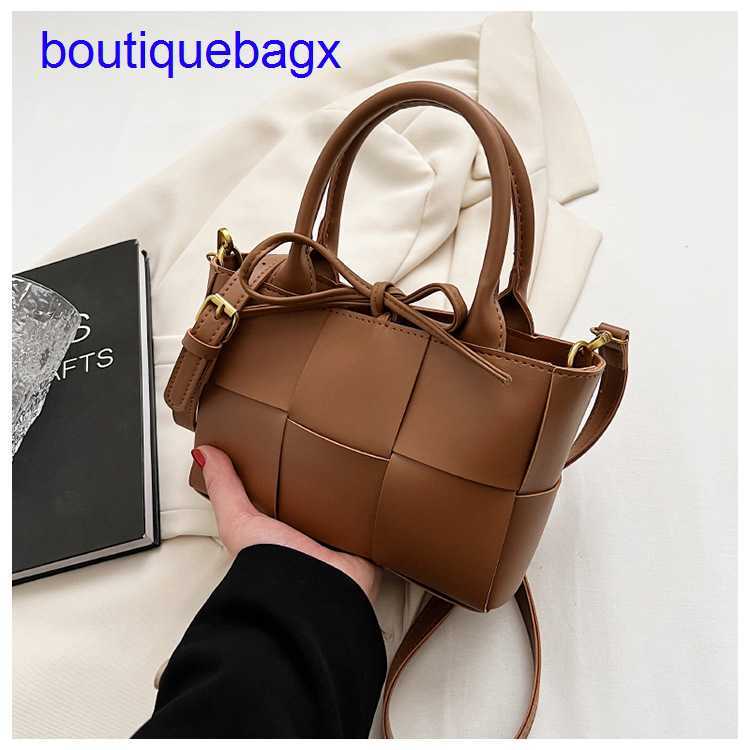 Luxury Bottegss Venetss Arco Evening Bags online store spring new Woven and summer handbag 2023 fashion Tote single shoulder messe With logo QLHE, White9
Luxury Bottegss Venetss Arco Evening Bags online store spring new Woven and summer handbag 2023 fashion Tote single shoulder messe With logo QLHE, White9