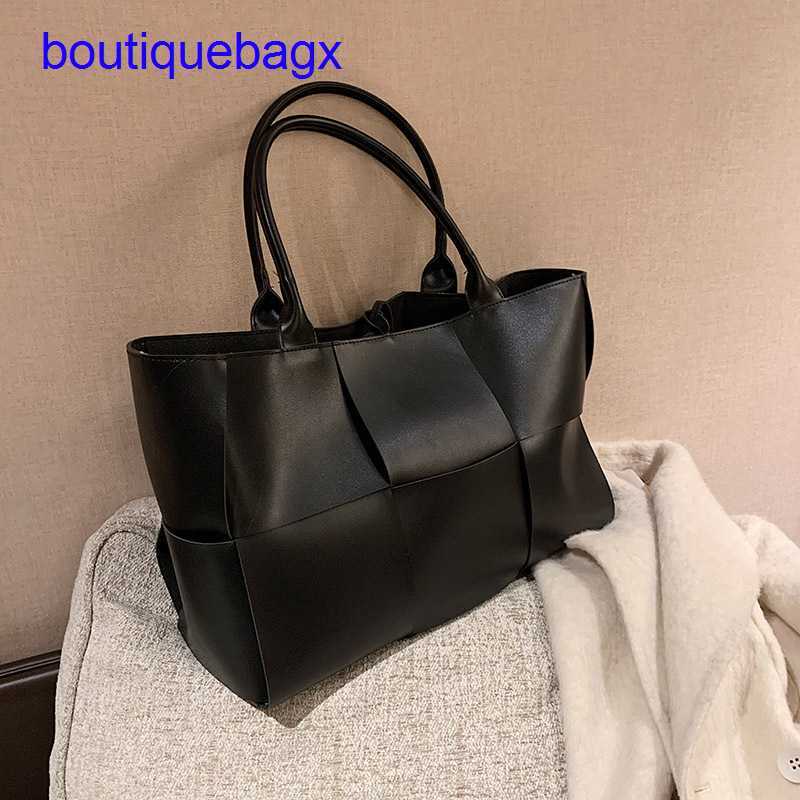 Luxury Bottegss Venetss Arco Evening Bags online store 2023 winter women's Large autumn and capacity bag new fashion single should With logo GJHO, Black5
Luxury Bottegss Venetss Arco Evening Bags online store 2023 winter women's Large autumn and capacity bag new fashion single should With logo GJHO, Black5