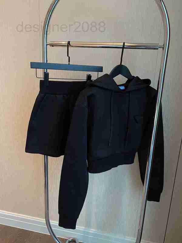 Two Piece Dress Designer Women's Long Sleeve Loose Hooded Jacket Casual Pocket Shorts Fashion Tracksuit Size S- K1CL, Black
Two Piece Dress Designer Women's Long Sleeve Loose Hooded Jacket Casual Pocket Shorts Fashion Tracksuit Size S- K1CL, Black