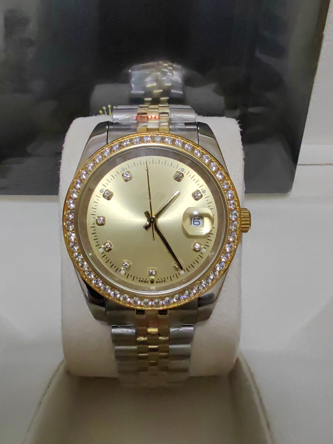 With Original Box DateJust 41mm Watch Diamond Dial bezel 116334 Automatic Mens Watches Steel Two Tone Gold Jubilee Bracelet Wristwatches, Style 6 original box+watch
With Original Box DateJust 41mm Watch Diamond Dial bezel 116334 Automatic Mens Watches Steel Two Tone Gold Jubilee Bracelet Wristwatches, Style 6 original box+watch