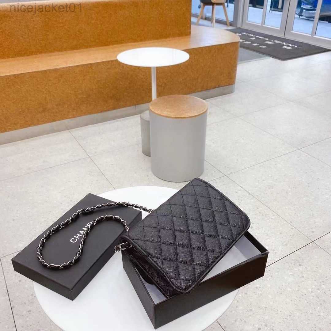 Designer Channel Cc Women Bag Fashionable Small Fragrance One Shoulder Crossbody Chain Bag High Capacity Handheld Women's Bag, Black19x13cm
Designer Channel Cc Women Bag Fashionable Small Fragrance One Shoulder Crossbody Chain Bag High Capacity Handheld Women's Bag, Black19x13cm