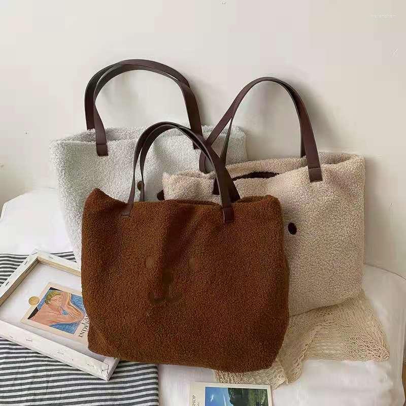 Evening Bags Women Winter Soft Plush Tote Bag Female Student Cartoon Embroidery Warm Lamb Shoulder Simple White Shopping Handbag 2023
Evening Bags Women Winter Soft Plush Tote Bag Female Student Cartoon Embroidery Warm Lamb Shoulder Simple White Shopping Handbag 2023