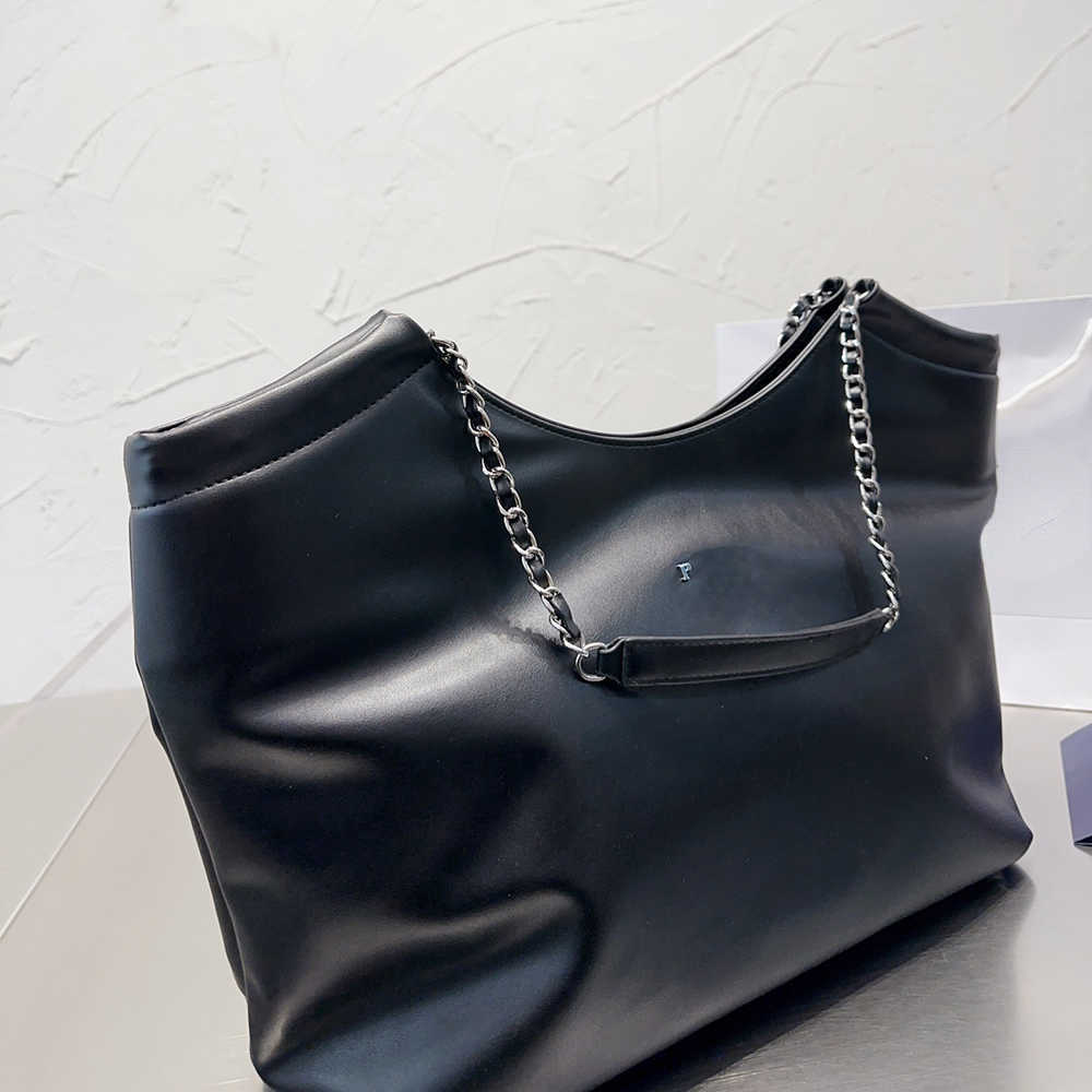 Pbag designer bags Chain women Luxury handBags Vintage luxurys designers crossbody bags Leather Handbag Designer handbags tote Shoulder Bag 230218/0224
Pbag designer bags Chain women Luxury handBags Vintage luxurys designers crossbody bags Leather Handbag Designer handbags tote Shoulder Bag 230218/0224