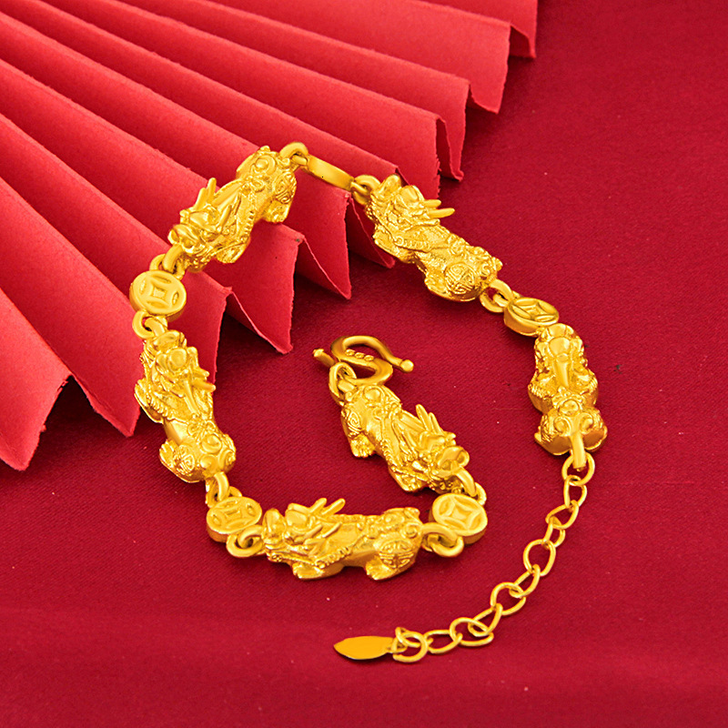 Bangle 24k Yellow Gold Plated Bracelet for Men Women Small pixu pendant Hand Chain Bracelets Wedding Jewelry Gifts 230313
Bangle 24k Yellow Gold Plated Bracelet for Men Women Small pixu pendant Hand Chain Bracelets Wedding Jewelry Gifts 230313