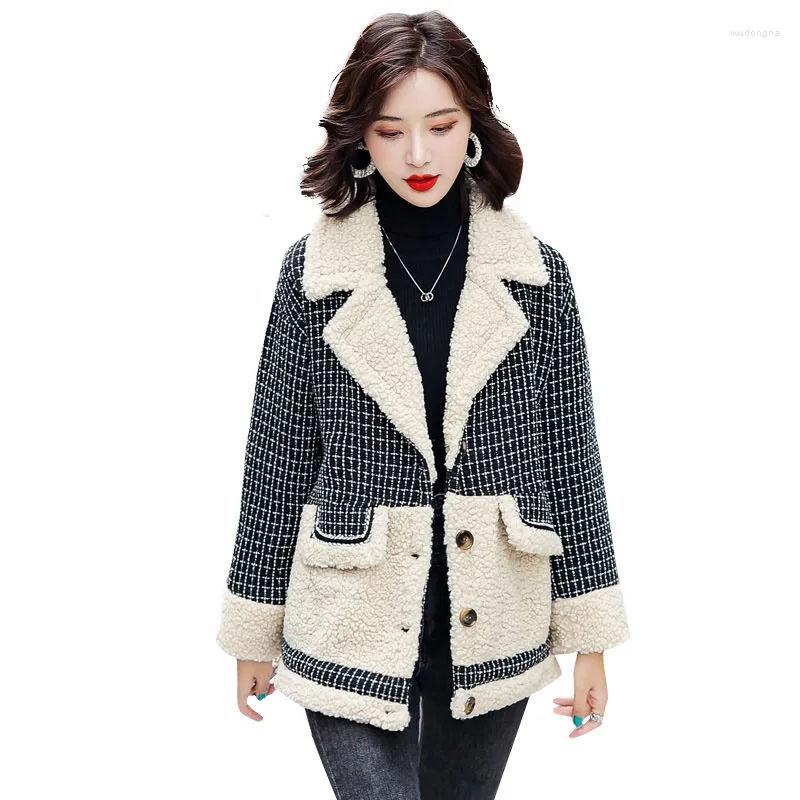 Women' Wool Autumn Winter Loose Lambswool Splicing Plaid Jacket Women 2023 Fashion Thicken Warm Parka Coat Women' Woolen Outerwear, White
Women' Wool Autumn Winter Loose Lambswool Splicing Plaid Jacket Women 2023 Fashion Thicken Warm Parka Coat Women' Woolen Outerwear, White