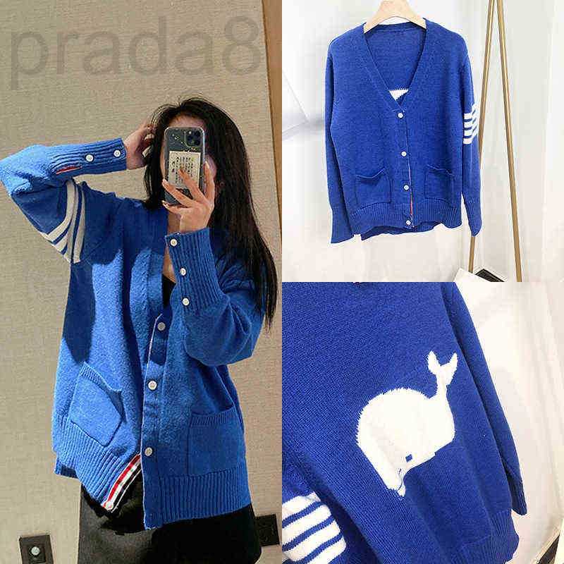 Women' Sweaters Designer Autumn Minimalist Cardigan Loose Lazy Style 2022 Early Spring Blue Whale Coat V-Neck Long Sleeve MWVR
Women' Sweaters Designer Autumn Minimalist Cardigan Loose Lazy Style 2022 Early Spring Blue Whale Coat V-Neck Long Sleeve MWVR
